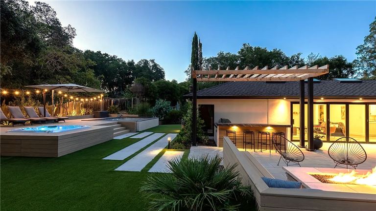 0308a1fc-ffdf-4916-8716-05f7ff092f17-W768-1